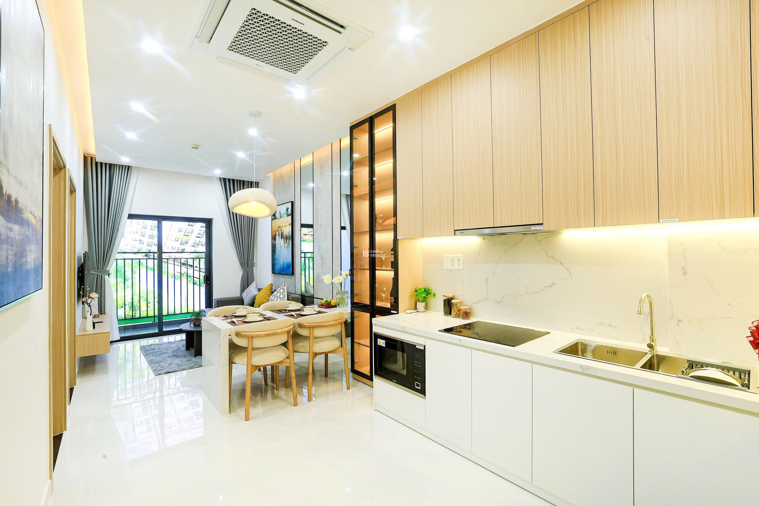 Bán căn hộ Destino 2PN/50m2. Giá 1,3x tỷ/SHR ngay chợ Bình Chánh. Trả 300 triệu nhận nhà ngay