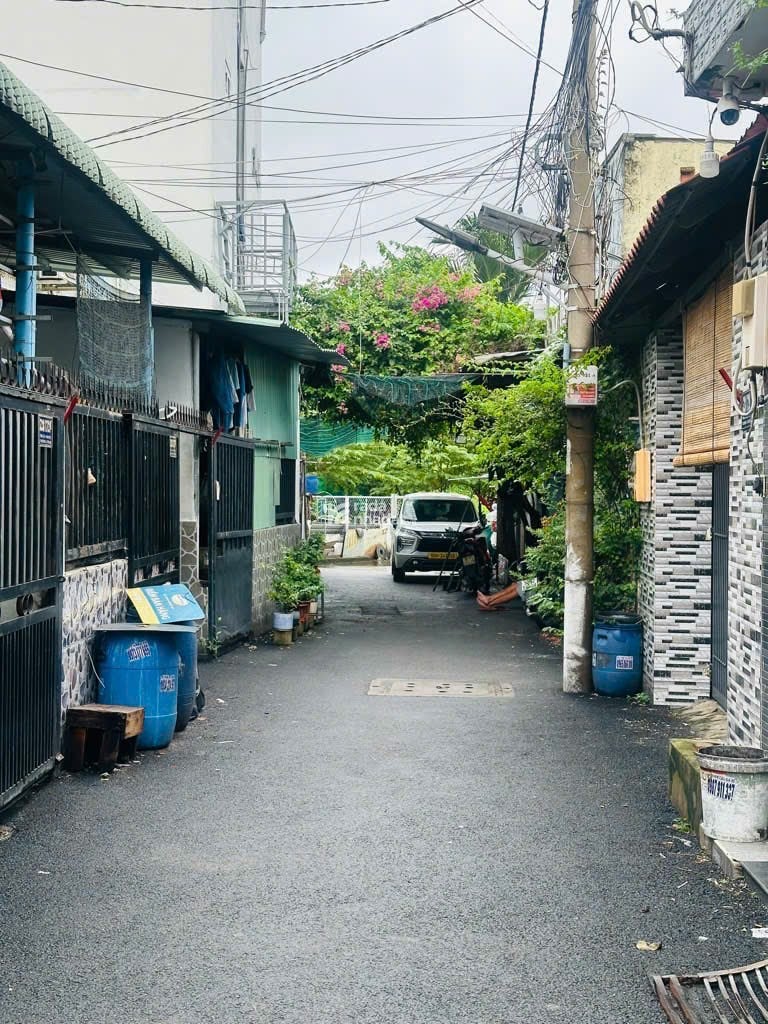 Bán nhà hẻm ô tô Tô Ngọc Vân Thủ Đức ,2 tầng, 4.5x15m, giá chỉ 6,2 tỷ