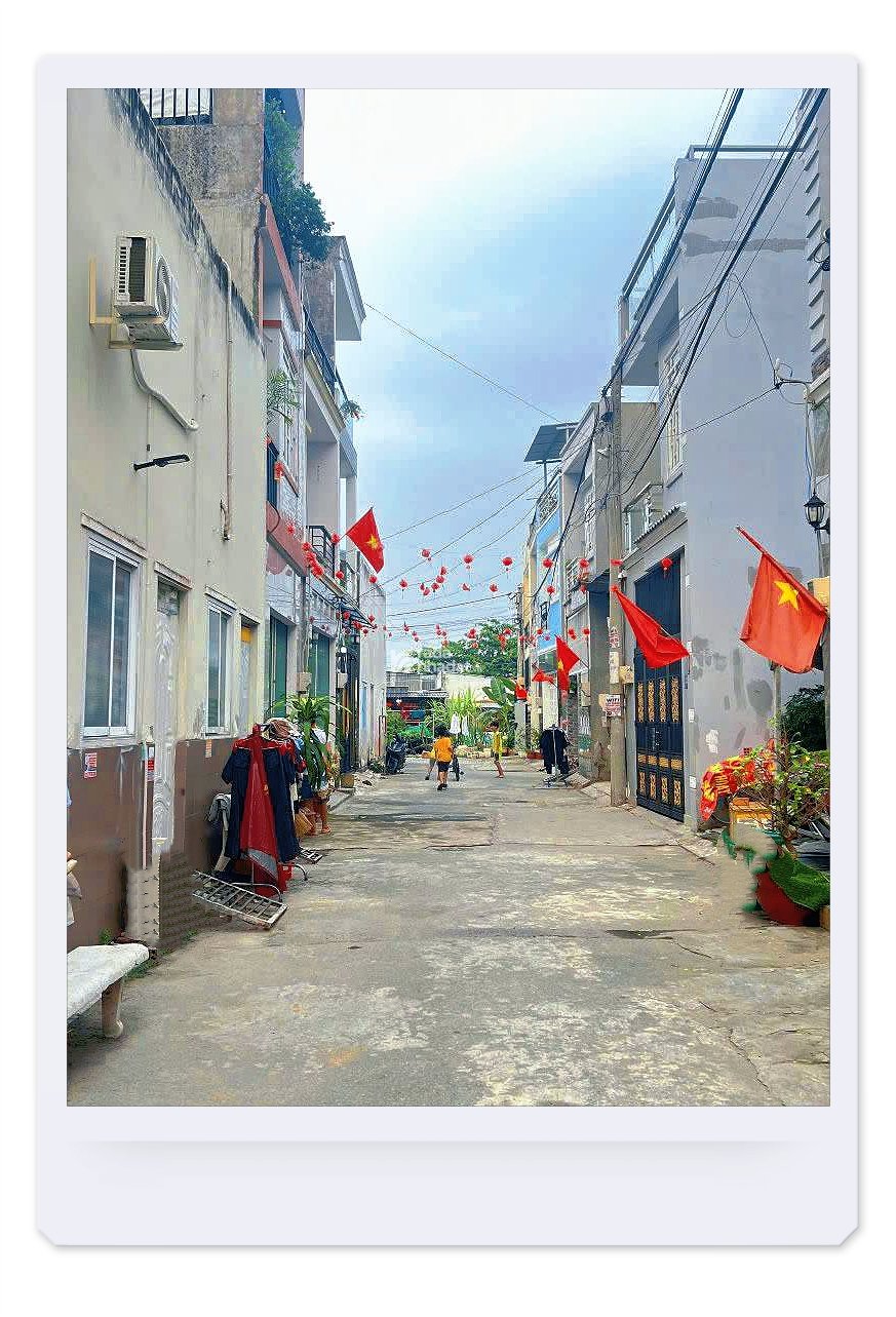 NHÀ 3 TẦNG CHỈ 4TỶ9 NGAY LONG TRƯỜNG