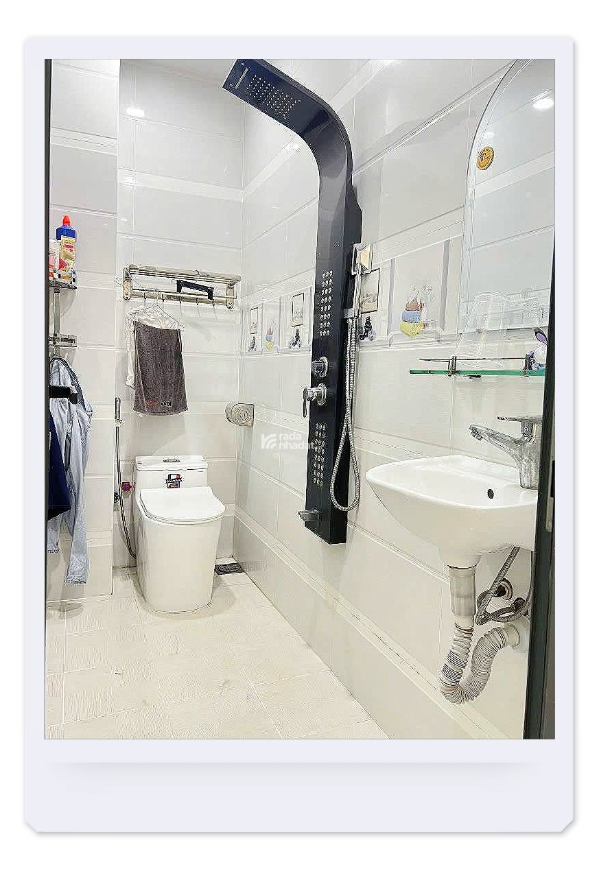 NHÀ 3 TẦNG CHỈ 4TỶ9 NGAY LONG TRƯỜNG