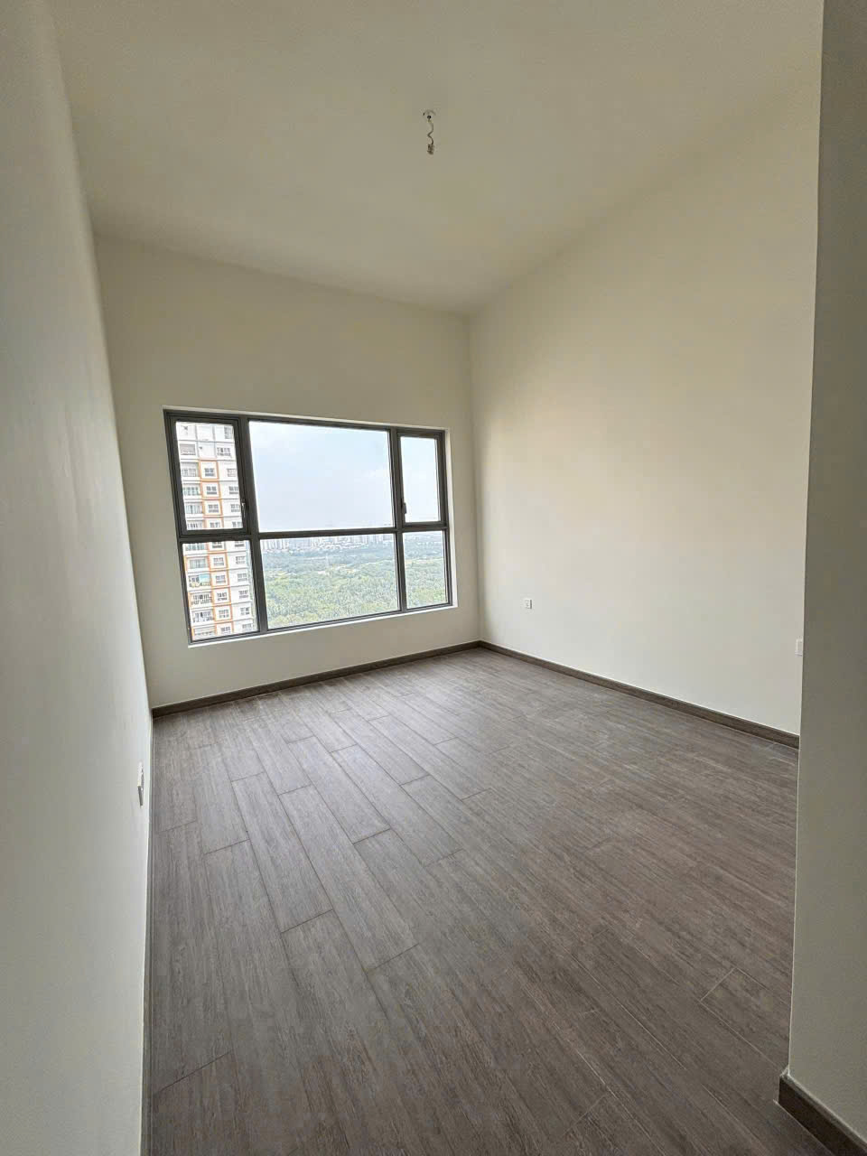 Cho thuê 3PN2WC - 17 triệu/tháng nội thất cơ bản - Celesta Rise