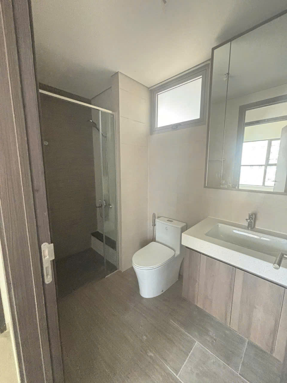 Cho thuê 3PN2WC - 17 triệu/tháng nội thất cơ bản - Celesta Rise