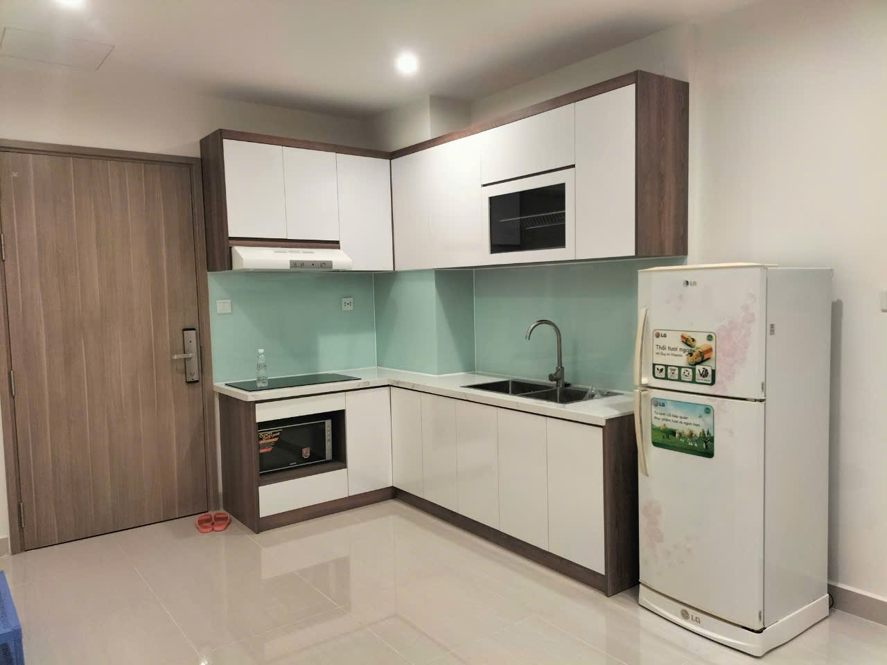CHO THUÊ CĂN CHUNG CƯ S5.033004 3PN HƯỚNG ĐÔNG NAM CHỈ 10 TRIỆU FULL NỘI THẤT