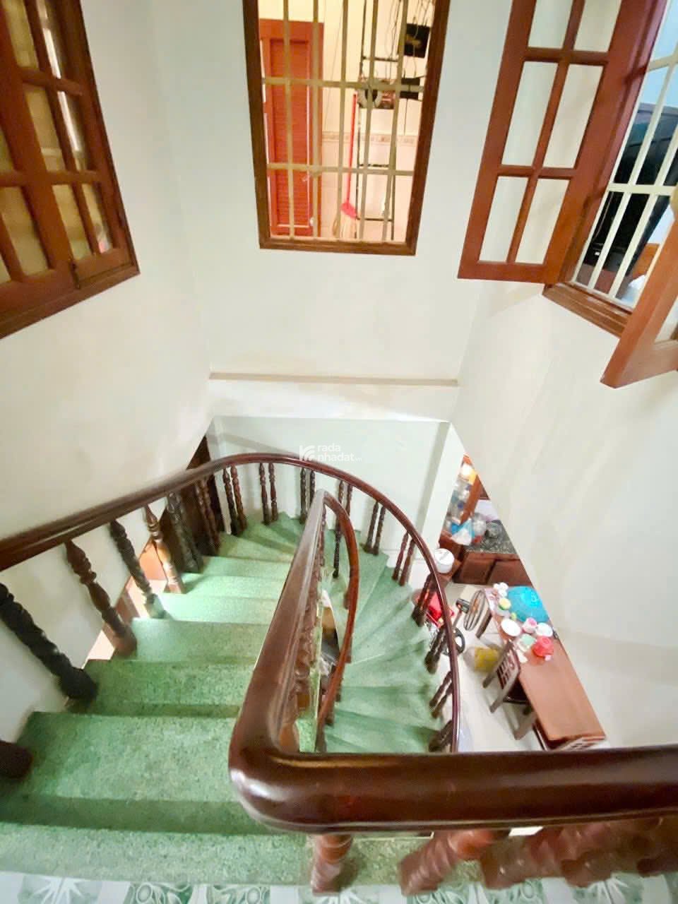 Nhà rẻ, Hẻm rộng, 5,7mx11 giá chỉ 5,56 tỷ. Ngay Emart, hẻm 361 Phan huy Ích