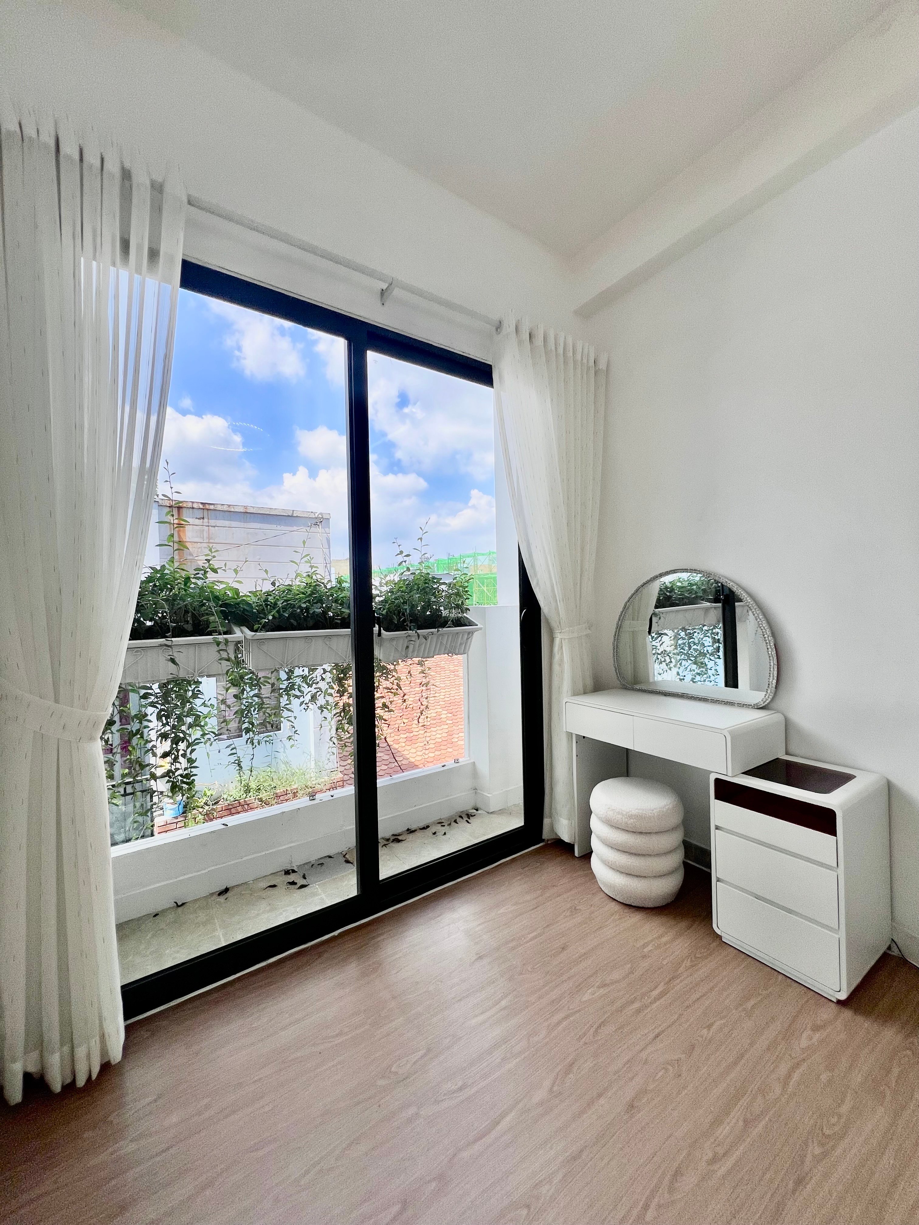 Bán nhà 4m x 7.5m Duy Tân Phú Nhuận 10m ra mặt tiền nhà mới