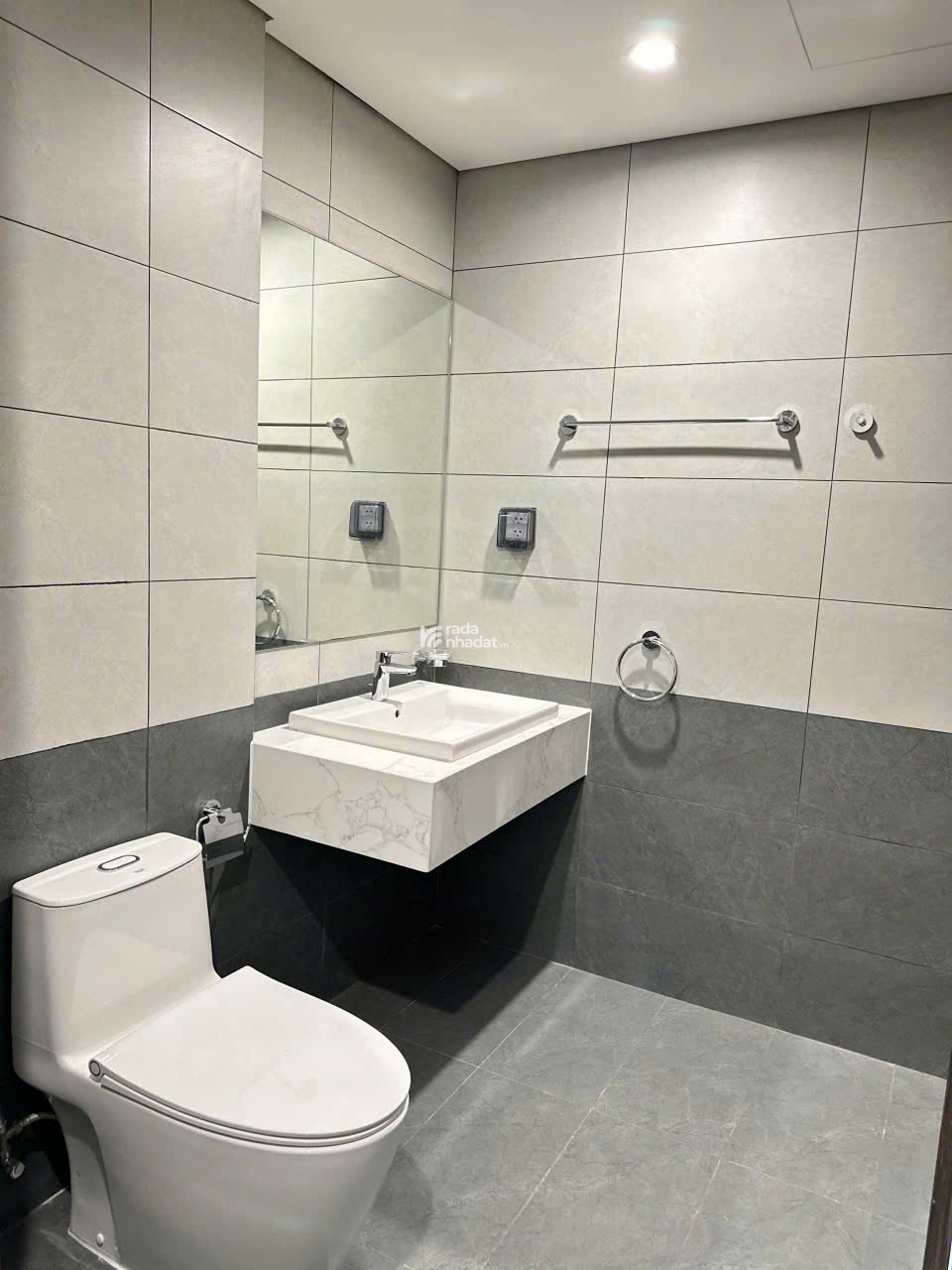 CẦN BÁN CĂN HỘ 2 PHÒNG NGỦ TẠI VINHOMES QUẬN 9 VIEW SÔNG