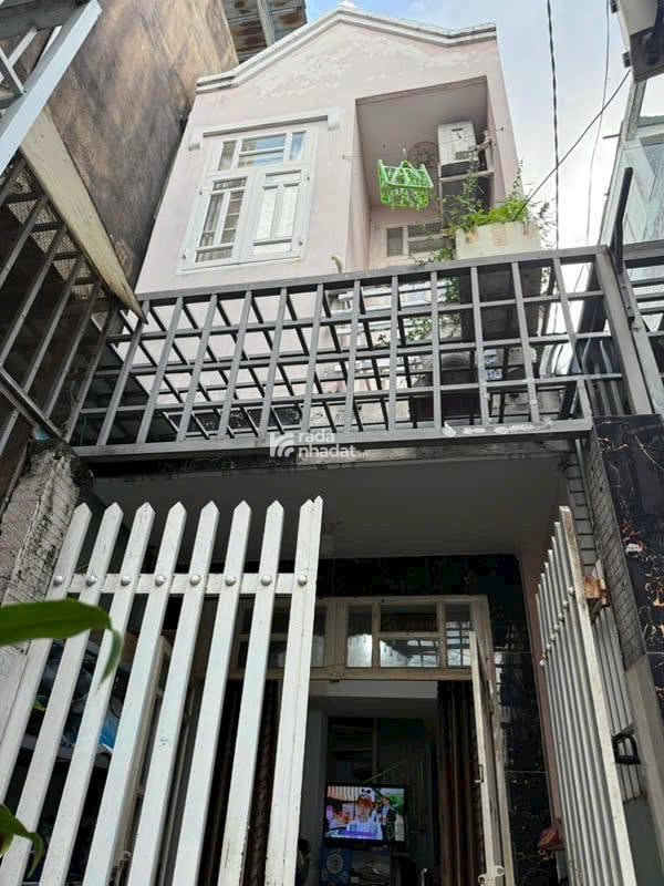 CHỐT GẤP BÙI ĐÌNH TUÝ - BÌNH THẠNH - GẦN HXH - BÁN ĐẤT TẶNG NHÀ - 41 M2 - 2 TẦNG