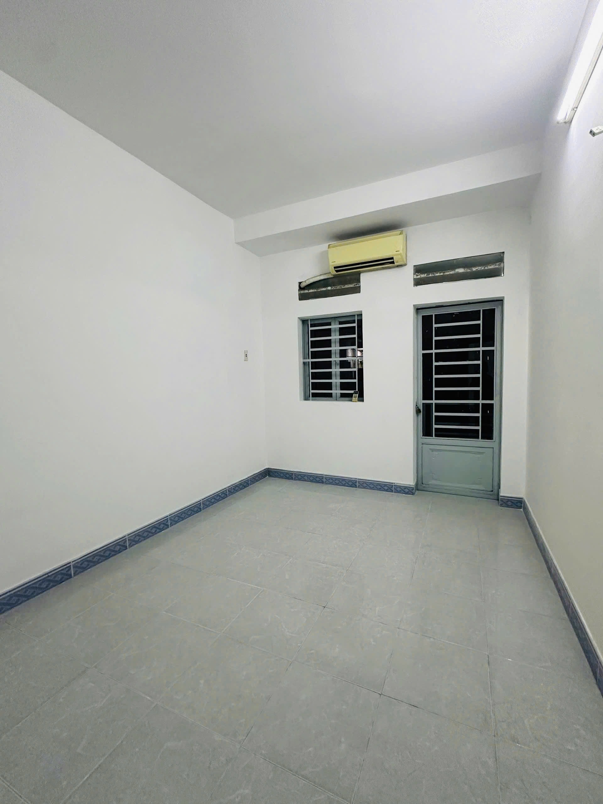  NHÀ CẤP 4 MỚI Ở NGAY 2 TẦNG GẦN ỦY BAN PHƯỜNG TÂN CHÁNH HIỆP – XE HƠI TỚI NHÀ CHỈ 30M,