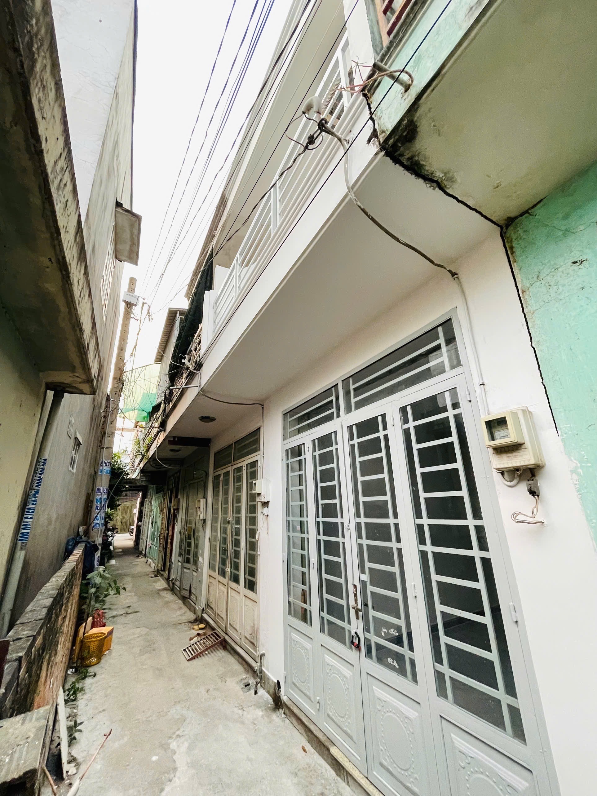  NHÀ CẤP 4 MỚI Ở NGAY 2 TẦNG GẦN ỦY BAN PHƯỜNG TÂN CHÁNH HIỆP – XE HƠI TỚI NHÀ CHỈ 30M,