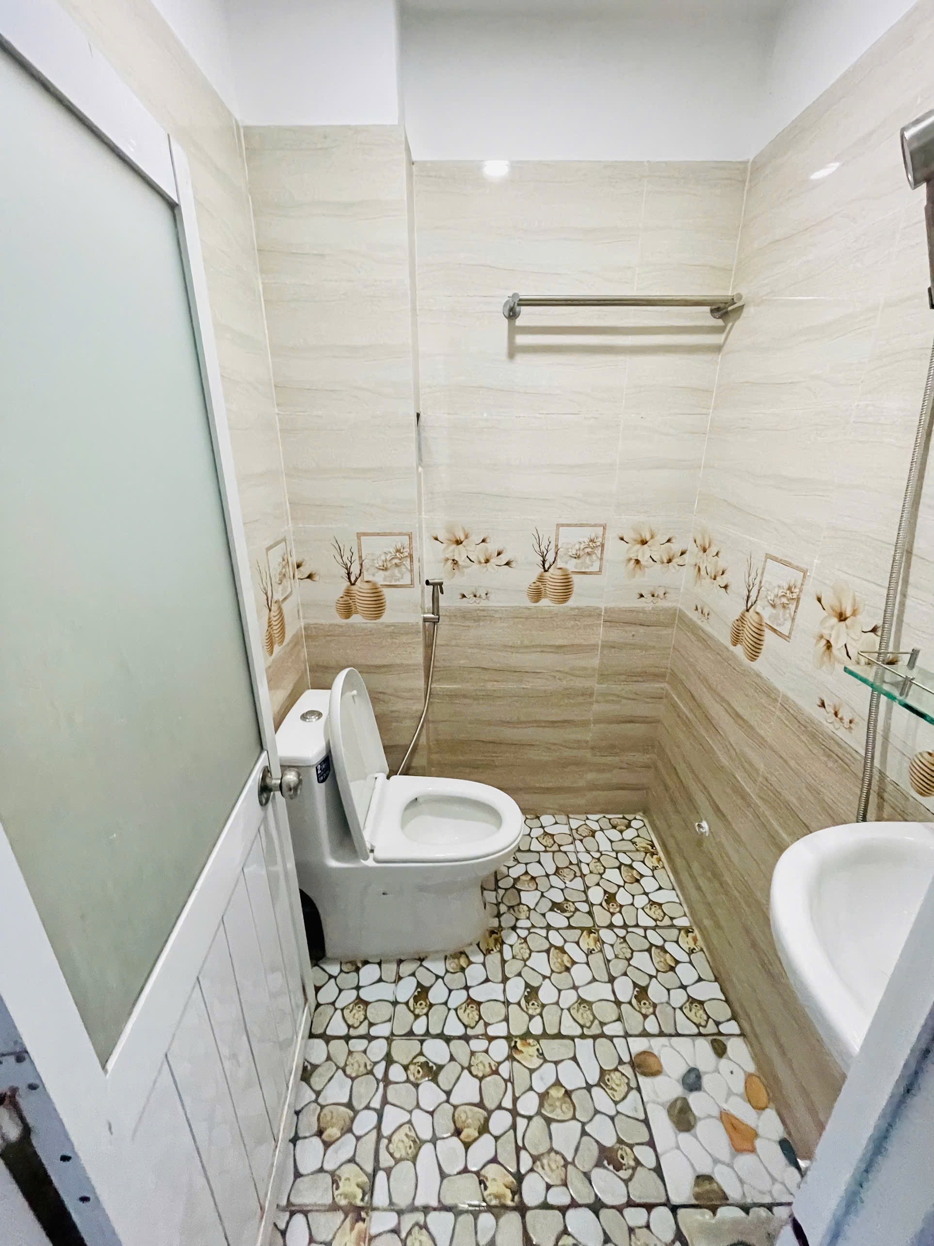 BÁN NHÀ GÓC 2 MẶT TIỀN 4X 13, TRỊNH THỊ DỐI , ĐÔNG THẠNH, HÓC MÔN , GIÁ 1.999 TỶ 