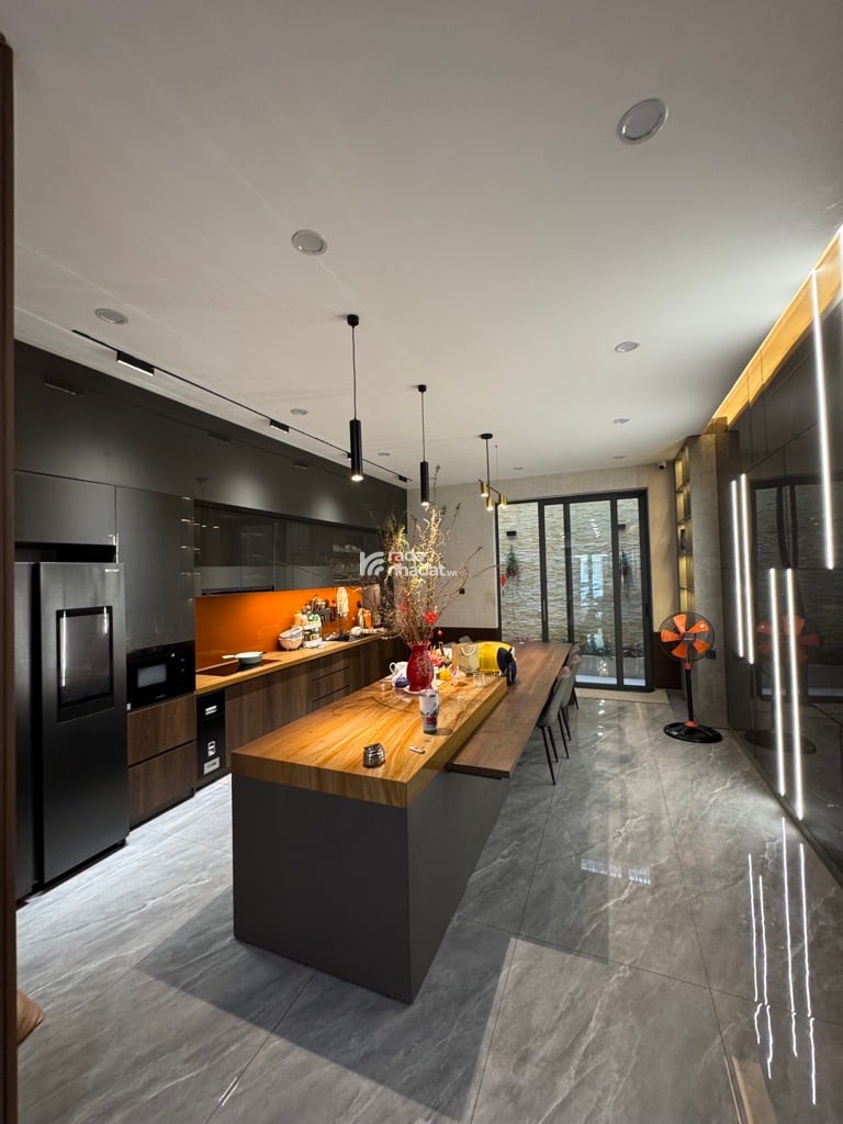 BÁN NHÀ ĐẸP 4 TẦNG MẶT TIỀN KHU VIP TÊN LỬA 98M2 NGANG 5M NHỈNH 8 TỶ 