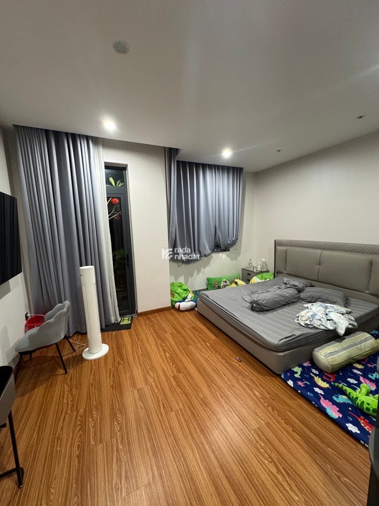 BÁN NHÀ ĐẸP 4 TẦNG MẶT TIỀN KHU VIP TÊN LỬA 98M2 NGANG 5M NHỈNH 8 TỶ 