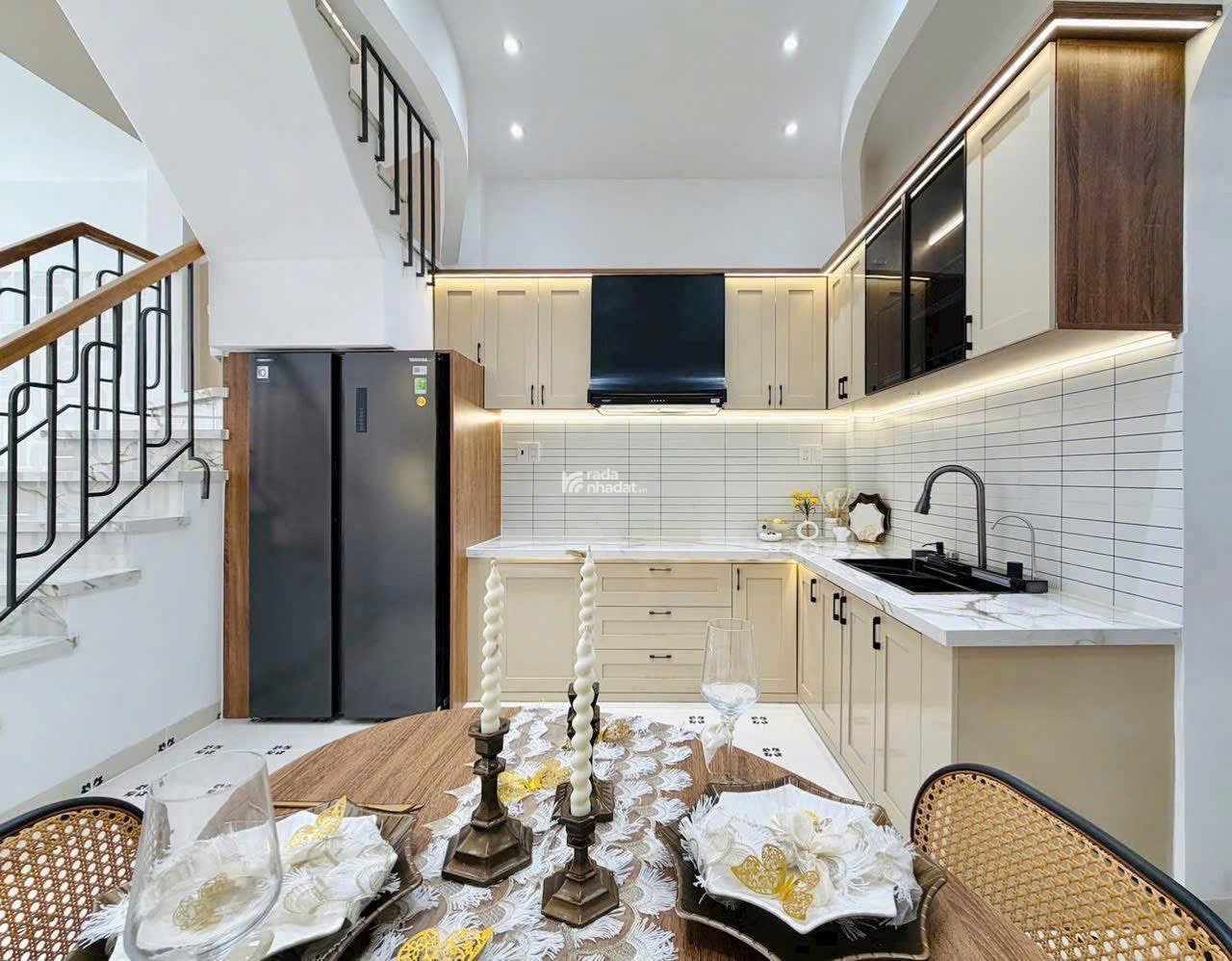 SIÊU HOT! Bán nhà Chu Văn An, P12, Bình Thạnh giá tốt DT 80m2 giá chỉ 3tỷ550tr. Sổ Hồng Riêng