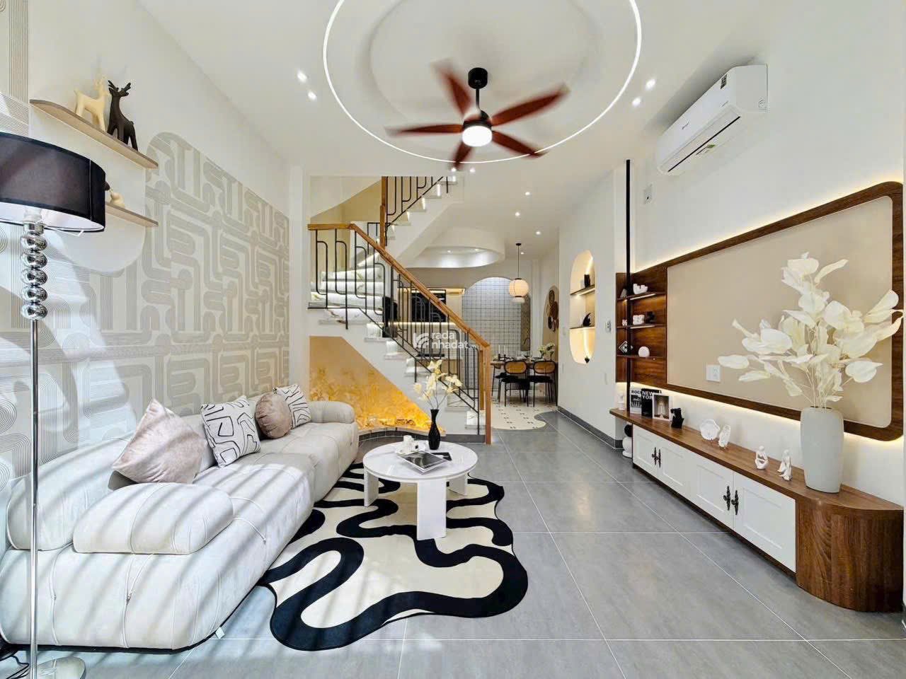 SIÊU HOT! Bán nhà Chu Văn An, P12, Bình Thạnh giá tốt DT 80m2 giá chỉ 3tỷ550tr. Sổ Hồng Riêng