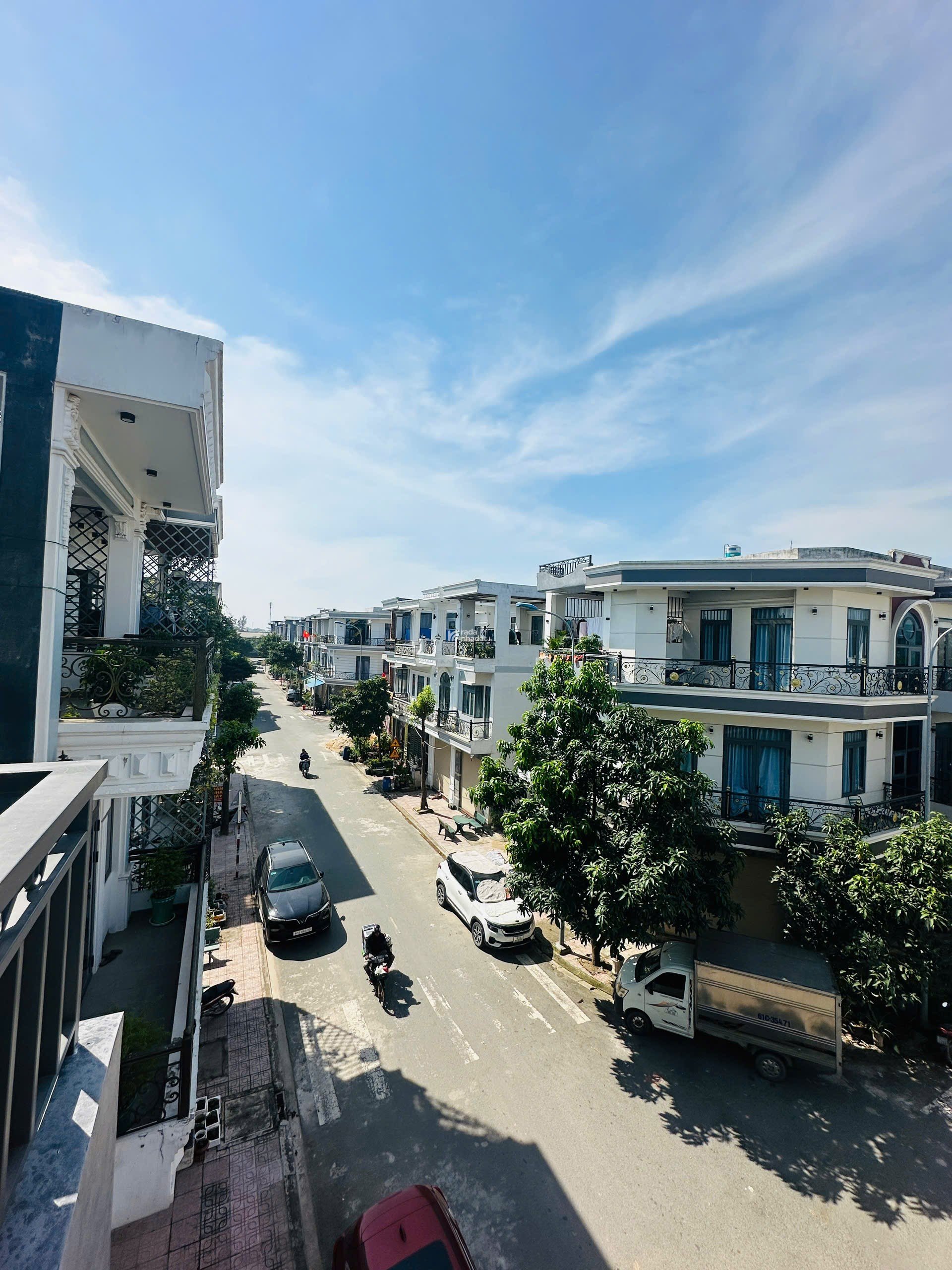 BÁN NHÀ PHỐ MẶT TIỀN ĐẸP NGAY NGÃ TƯ BÌNH CHUẨN CHỈ 66TR/M2 3 TẦNG , KINH DOANH ĐA NGHỀ 