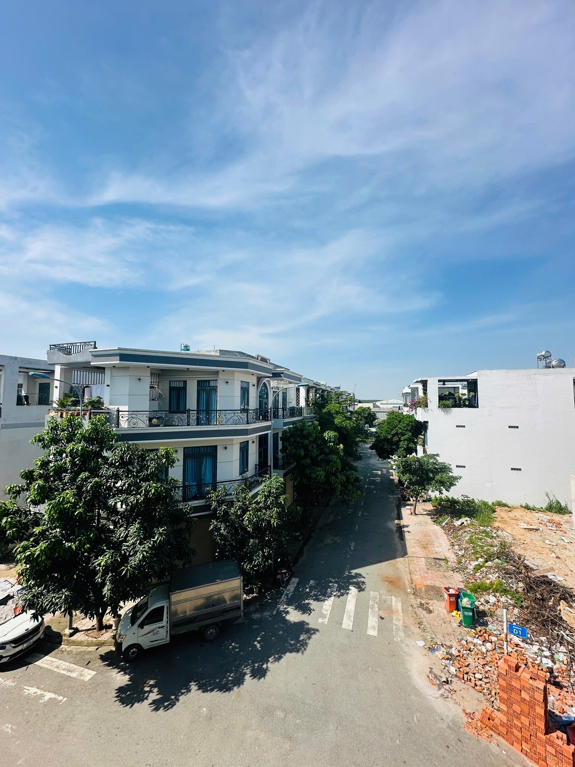 BÁN NHÀ PHỐ MẶT TIỀN ĐẸP NGAY NGÃ TƯ BÌNH CHUẨN CHỈ 66TR/M2 3 TẦNG , KINH DOANH ĐA NGHỀ 