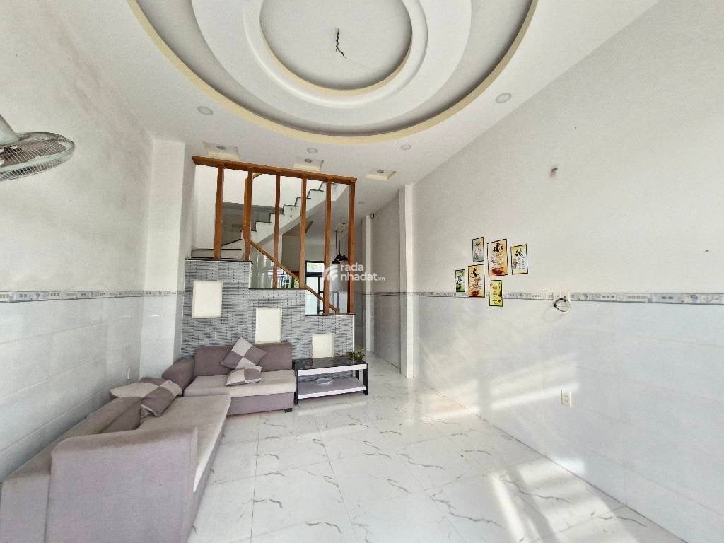 BÁN NHÀ 3 TẦNG ST, GÒ CÁT, PHÚ HỮU, 53m2, 4PN 5WC , NHỈNH 4 TỶ