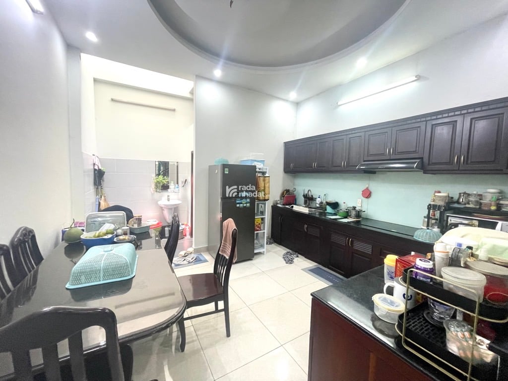 Nhà chính chủ Phan Văn Trị P.10 62m2 nở hậu 4.25m 3 tầng đẹp sát bên Cityland chỉ 10.6 tỷ.
