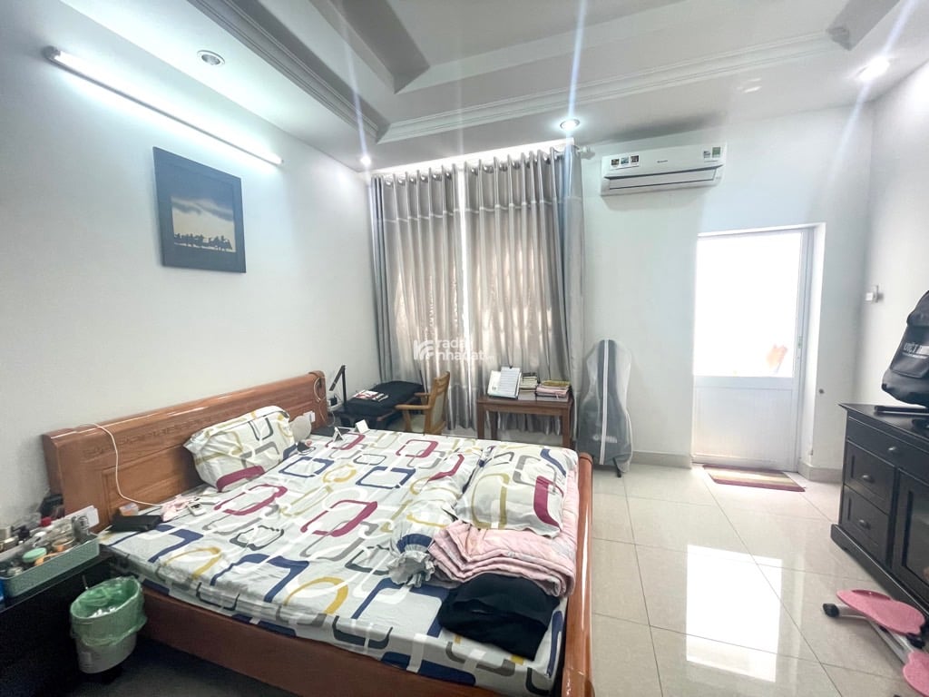 Nhà chính chủ Phan Văn Trị P.10 62m2 nở hậu 4.25m 3 tầng đẹp sát bên Cityland chỉ 10.6 tỷ.
