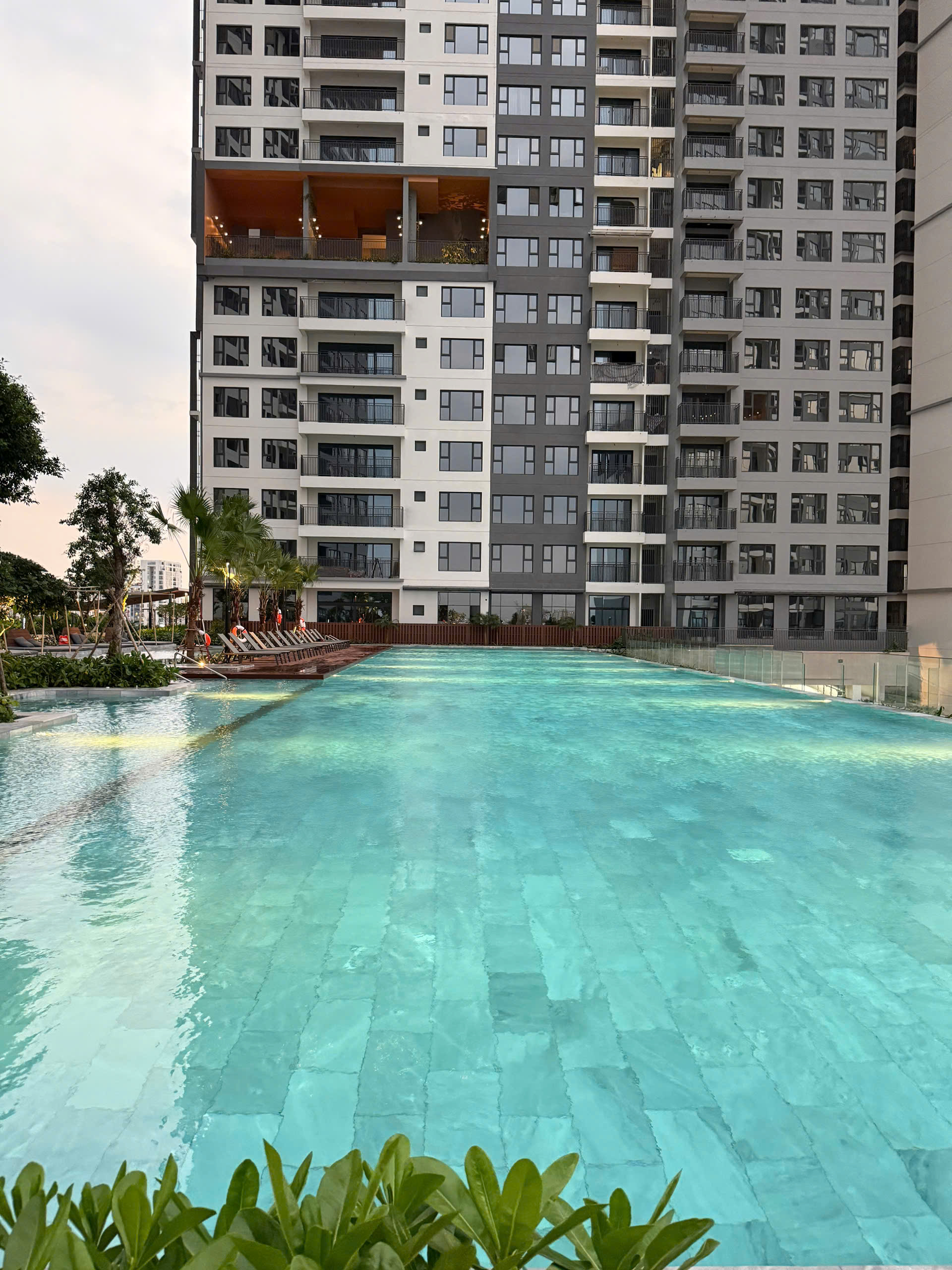 CHO THUÊ CĂN HỘ THE INFINITY - THE RIVIERA POINT - 91M2 - 2PN - NHÀ MỚI 100% - LẦU CAO 