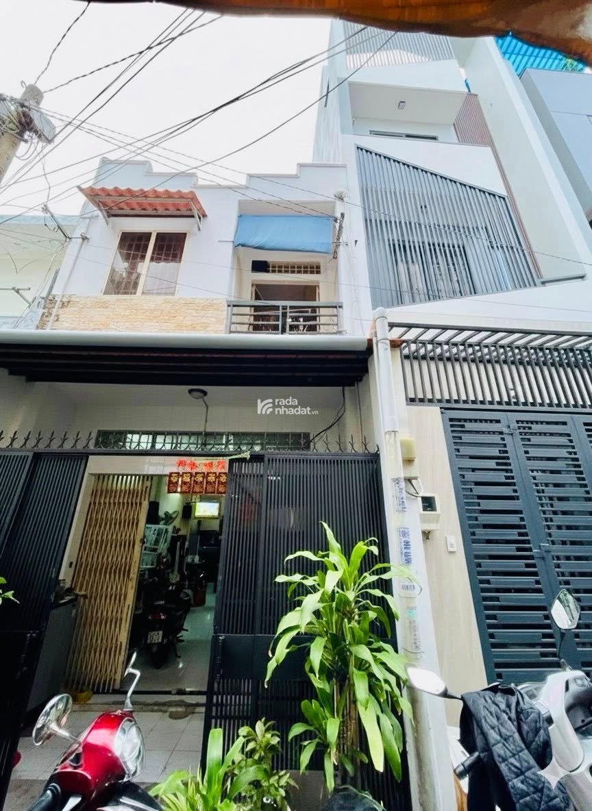 GIÁP ĐẦM SEN Q11  HẺM XE HƠI  NHÀ ĐẸP 2 TẦNG  48M2  NHỈNH 5 TỶ ĐỒNG