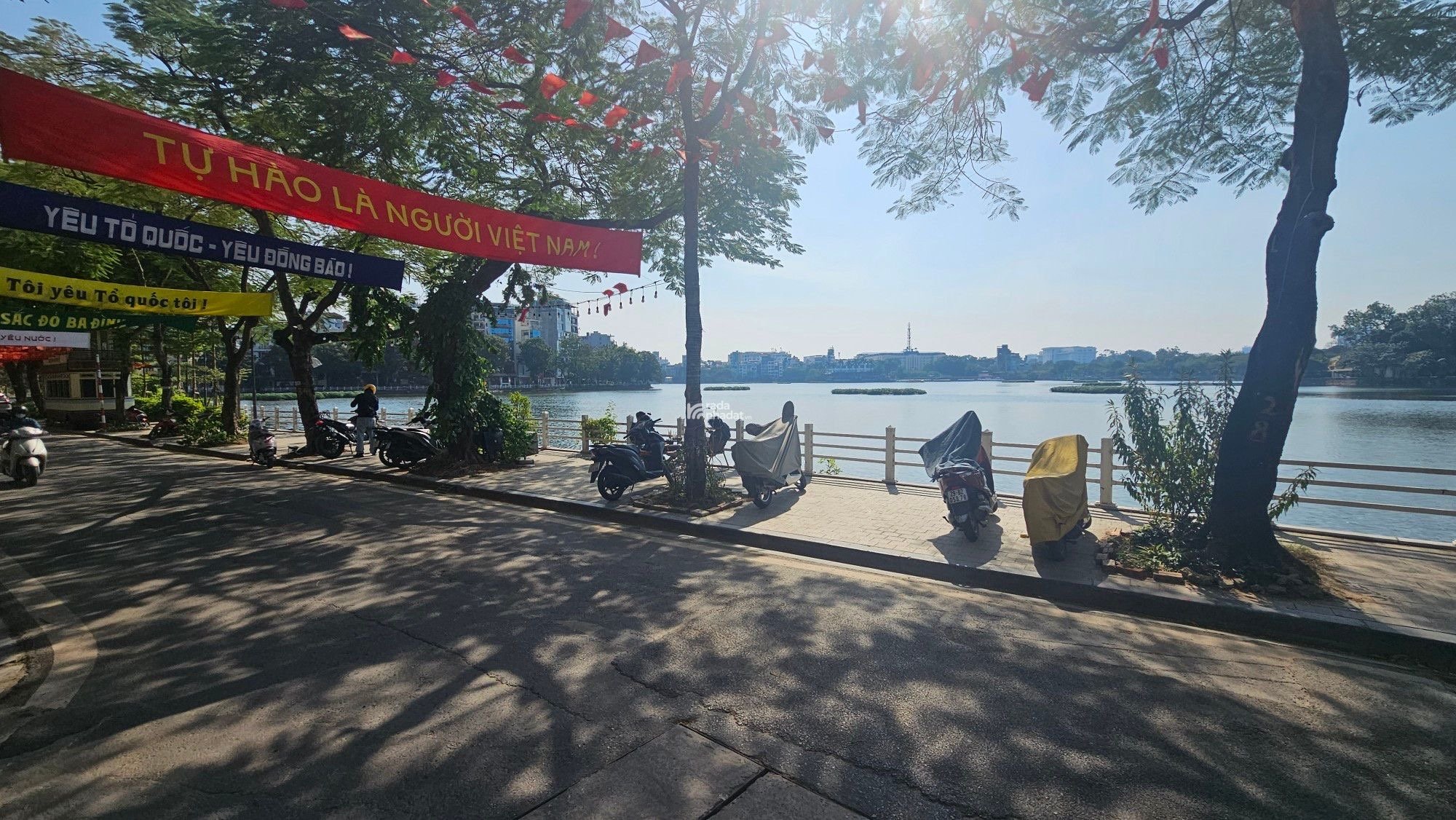 HÀNG HIẾM TRÚC BẠCH – LÔ GÓC, VIEW HAI HỒ – HỢP LÀM NHÀ HÀNG & CĂN HỘ DỊCH VỤ