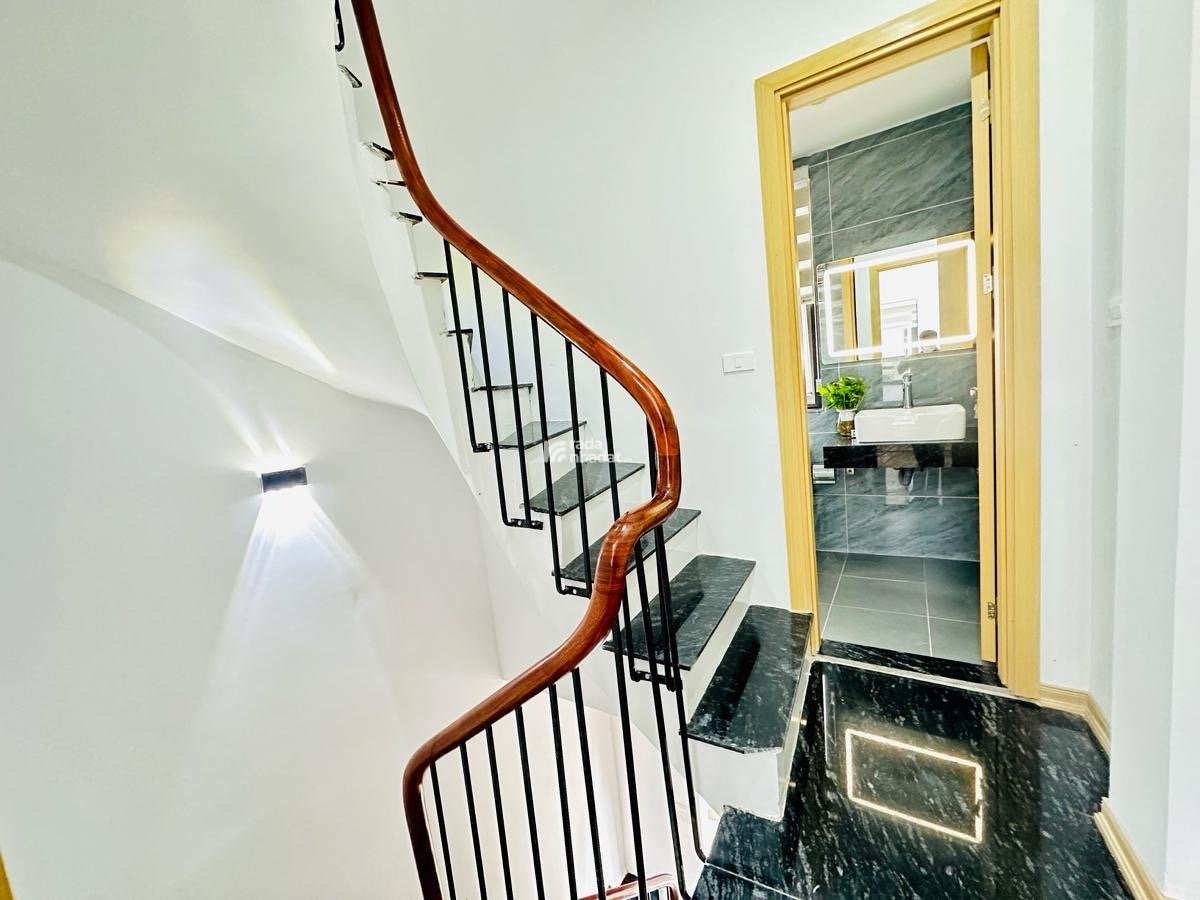 BÁN NHÀ RIÊNG ĐẸP , MỚI TẠI NGÕ QUỲNH 