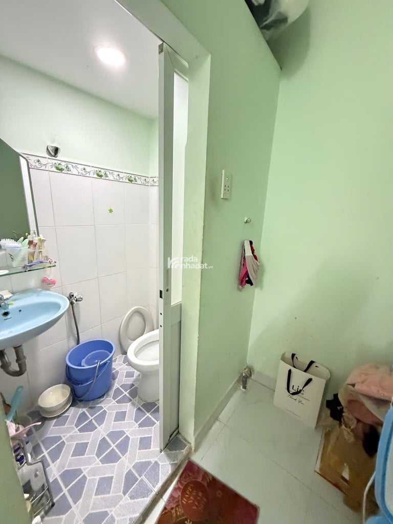 HẺM XE HƠI SÁT NHÀ, TRẦN VĂN QUANG, TÂN BÌNH, 2 TẦNG MỚI Ở NGAY. GIẢM 650TR CHỈ CÒN 1.75T TL 