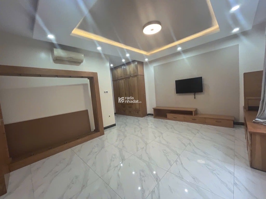 Vị trí: Hẻm 2 xe tải tránh nhau, cách mặt by irnf Minh Phụng 30m