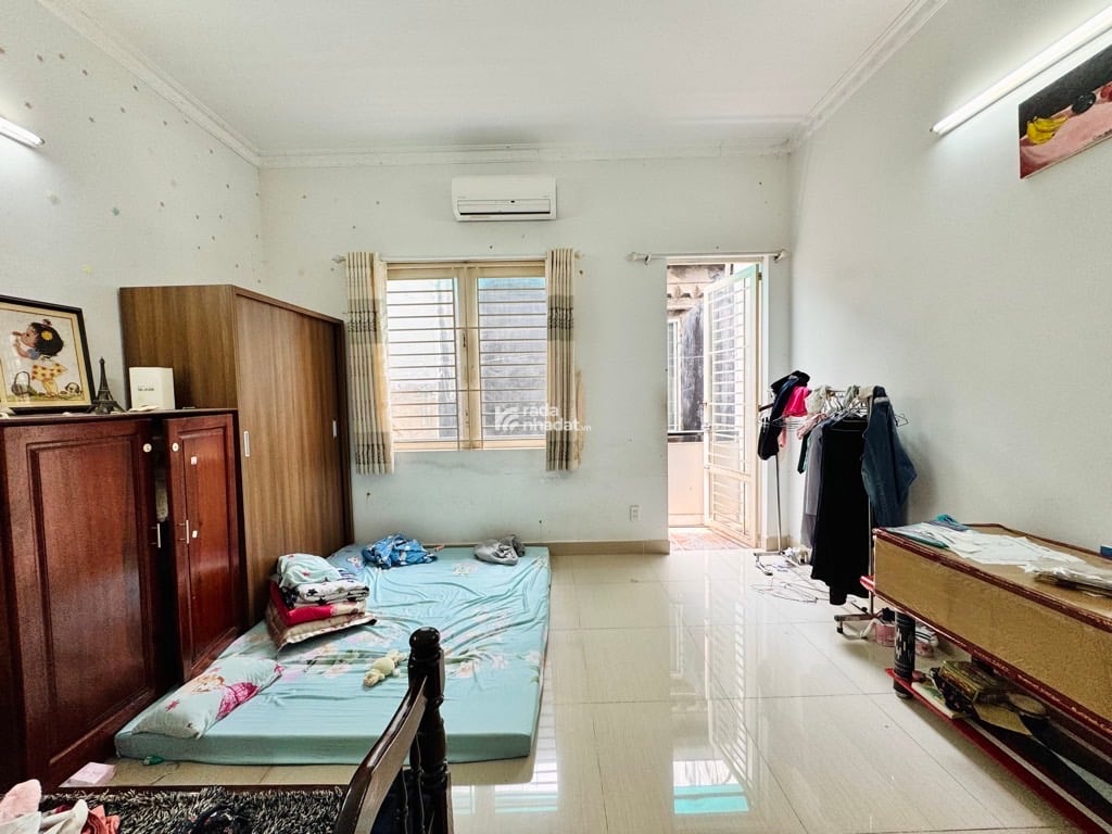 - Nhà chủ xây ở nên móng rất chắc, có thể nâng thêm tầng, do trước không nhu cầu nên chỉ xd 2tầng.