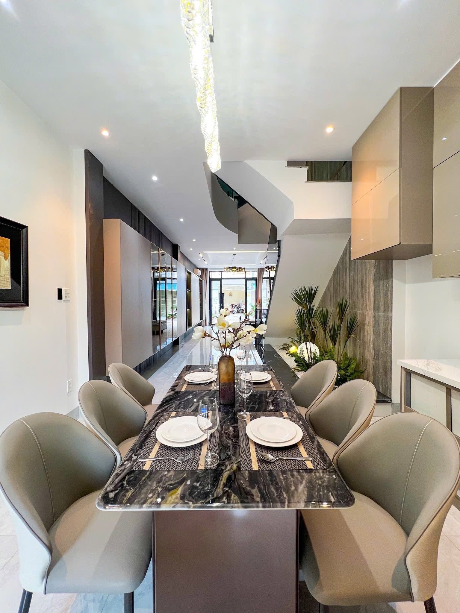 Bán Nhà Đẹp Tương Bình Hiệp - Ngay Trung Tâm - Sổ Hồng Riêng - An Ninh