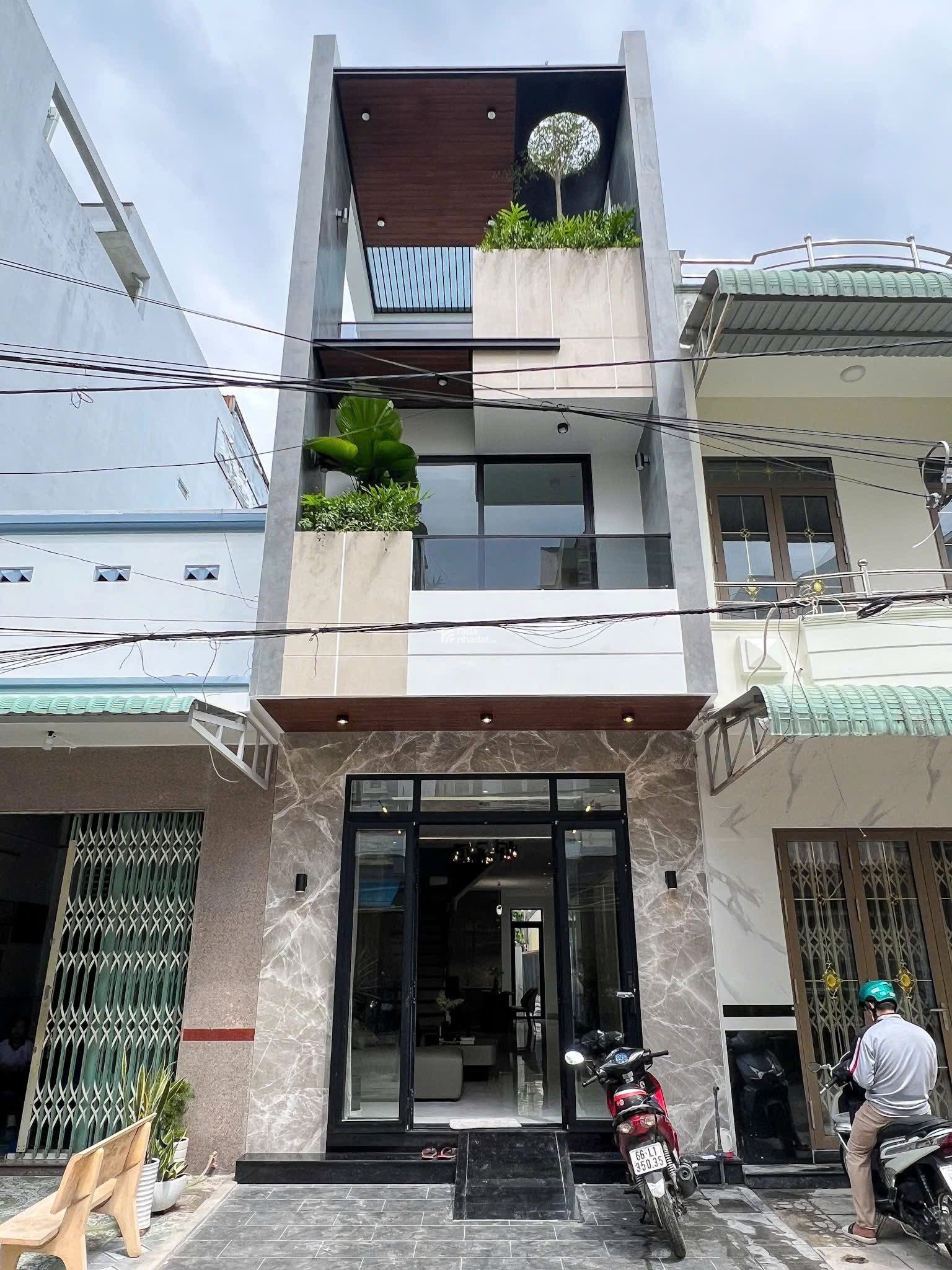 Bán Nhà Đẹp Tương Bình Hiệp - Ngay Trung Tâm - Sổ Hồng Riêng - An Ninh