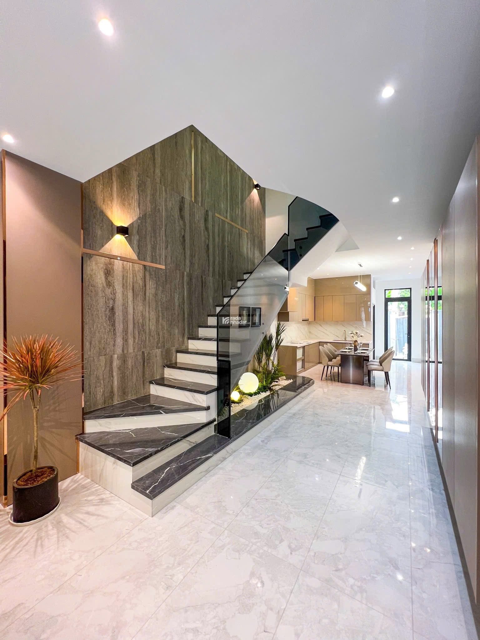 Bán Nhà Đẹp Tương Bình Hiệp - Ngay Trung Tâm - Sổ Hồng Riêng - An Ninh