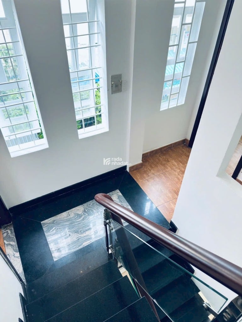 CĂN GÓC 2 MT - HẺM 8M CÓ VỈA HÈ - PHẠM VĂN CHIÊU-P.14- GÒ VẤP- DT: 4.8*20M- 11 TỶ 1