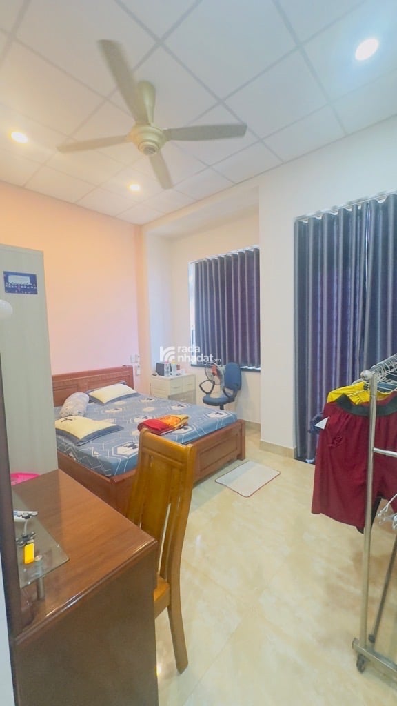 Nhà 2 tầng, hẻm xe hơi, Võ Văn Hát, Q9, 52m2, cổng trường ĐH Tài Chính, 3,8 tỷ ( thương lượng ).