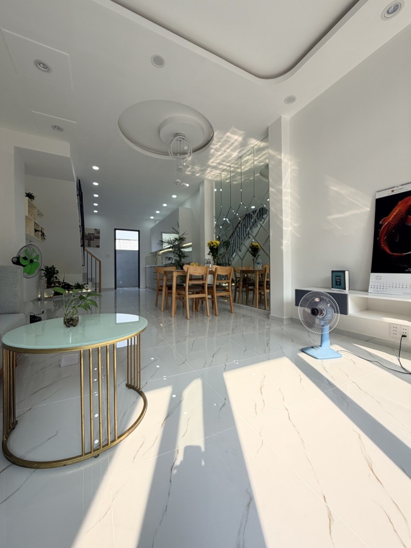 Bán Nhà Mới 3 tầng Ở Ngay Gần Global City, Vòng Xoay Phú Hữu. Giá 5.x Tỷ 