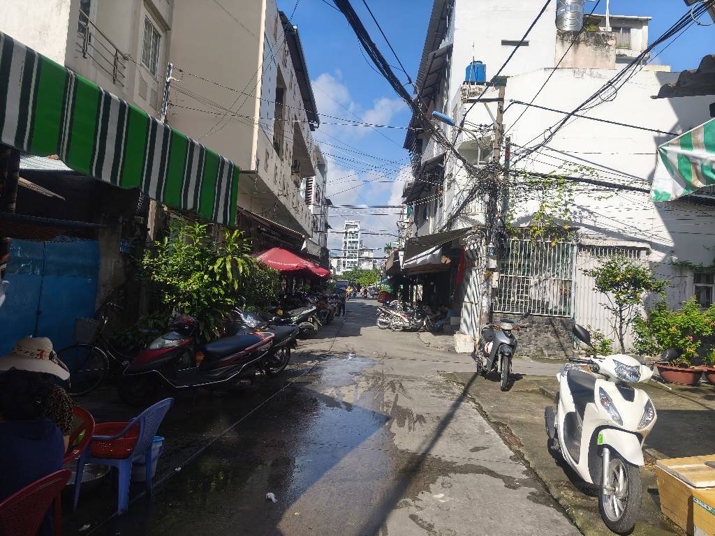 NHÀ 3 TẦNG - VỪA Ở VỪA CHO THUÊ - THU NHẬP 15TR/THÁNG - HAI MẶT HẺM OTO VÀO NHÀ SÁT MẶT TIỀN - NHỈN