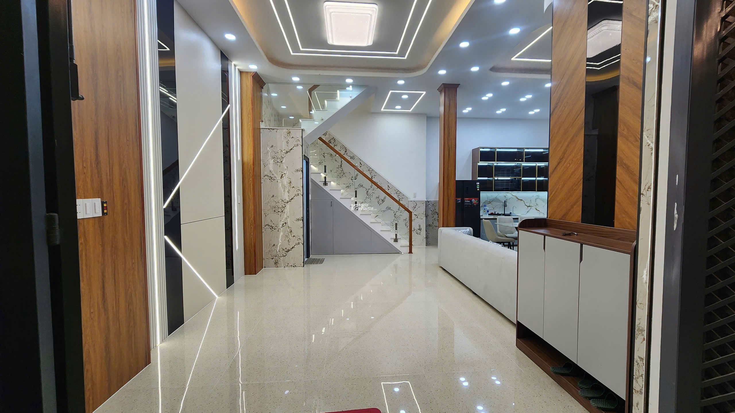 NHÀ PHỐ DIỆN TÍCH VILLA KDC CÔNG VIÊN 20M TÔ NGỌC VÂN - Q.12