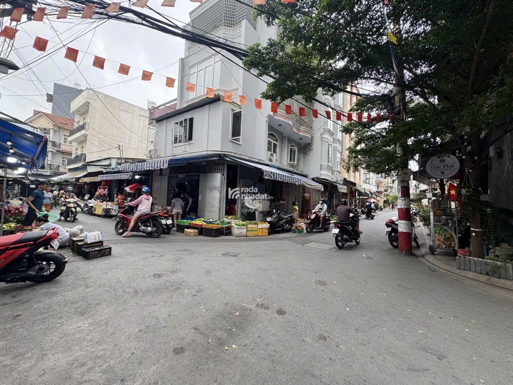 Mặt tiền kinh doanh chợ Hoàng Hoa Thám  P13  Tân Bình  Gần Ga T3  5x14m  Giá 11.9 tỷ
