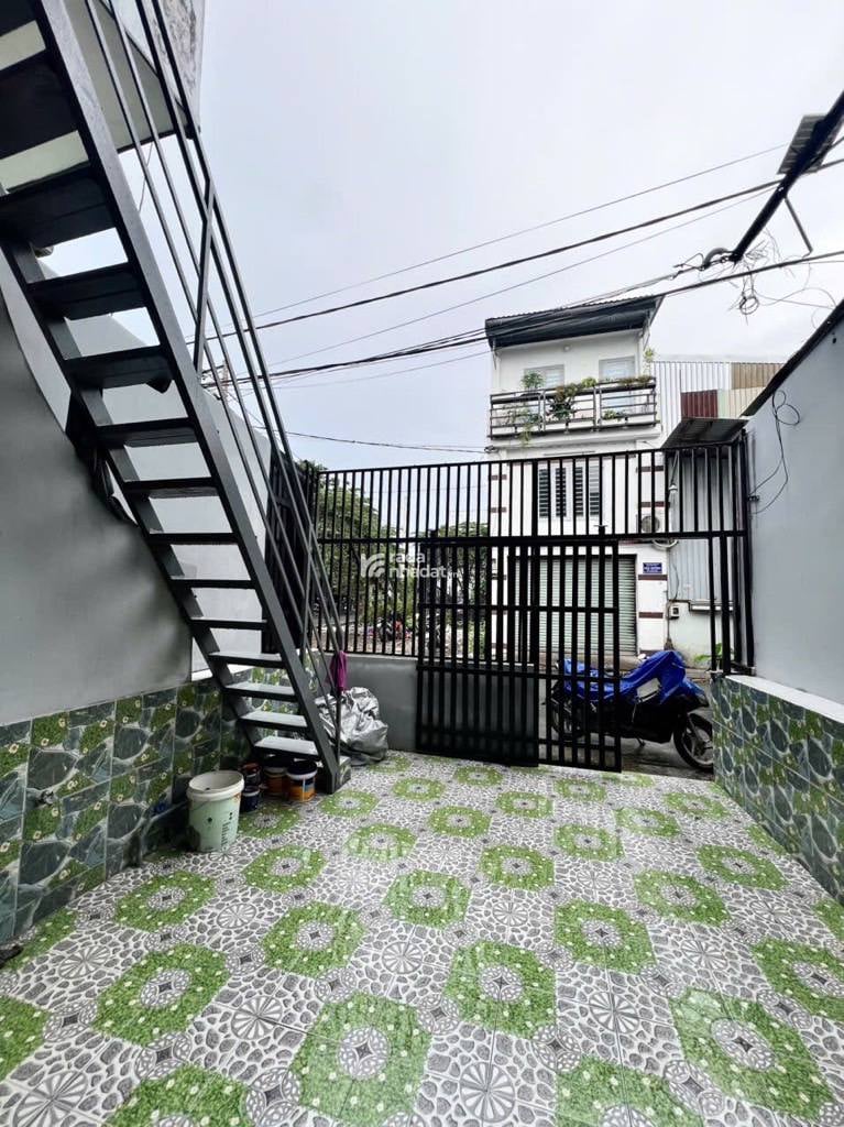 Nhà mới 3 tầng, HXH 8m đường Tây Lân, 3 phòng ngủ 2 Wc Nội thất cao cấp xịn xò - 4.5 tỉ TL 