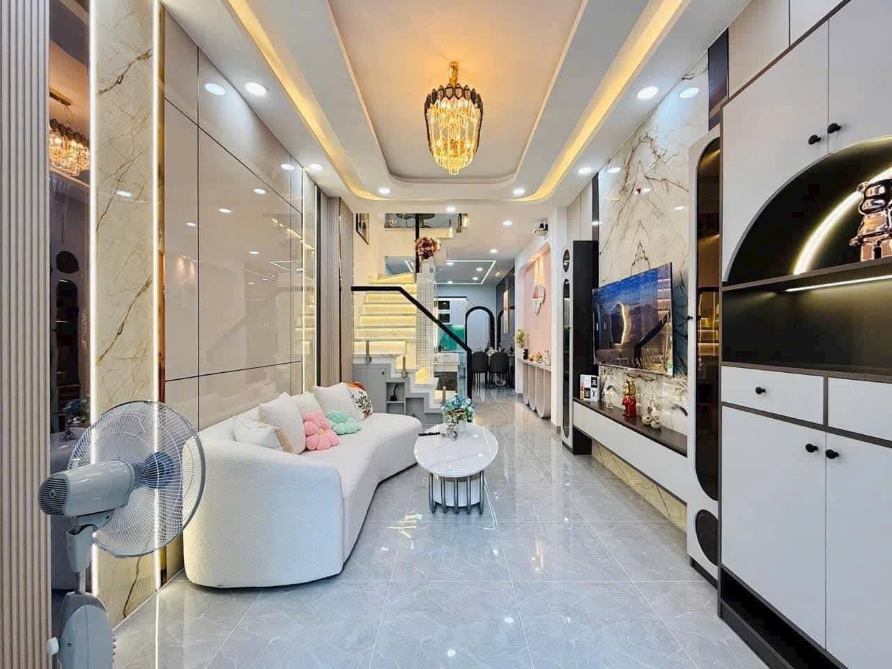 Chính chủ bán 5 tỷ490 nhà 58m2 đường Nguyễn Xí, P11, Bình Thạnh. Ra Phạm Văn Đồng chỉ 4phút, sổ sẵn