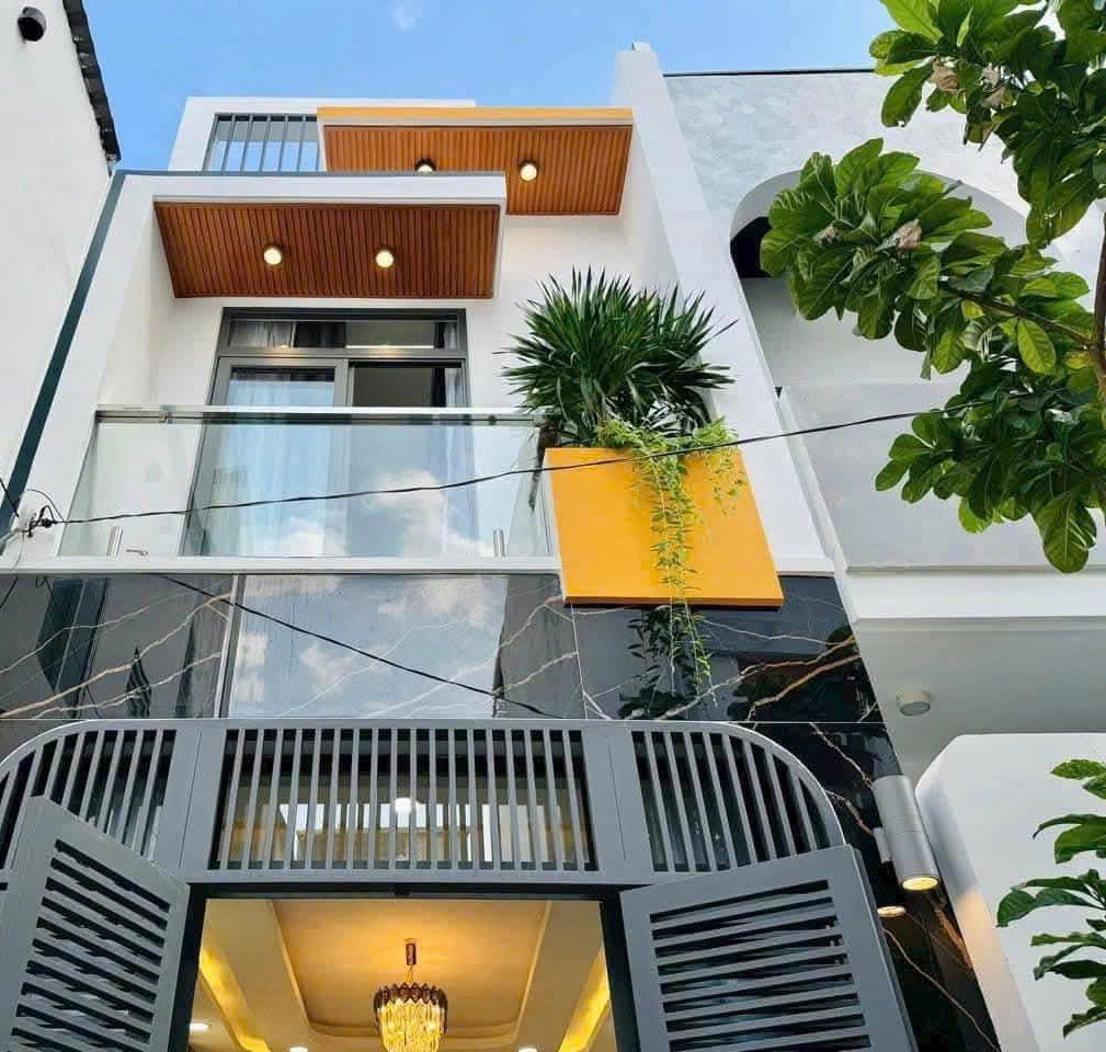 Chính chủ bán 5 tỷ490 nhà 58m2 đường Nguyễn Xí, P11, Bình Thạnh. Ra Phạm Văn Đồng chỉ 4phút, sổ sẵn