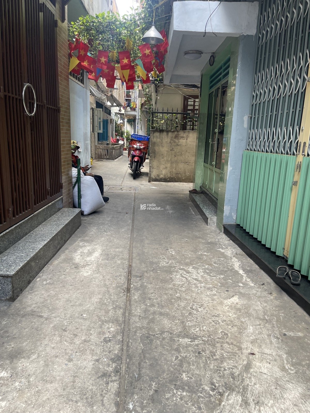 Bán nhà đường Nguyễn Văn Cừ Quận 1