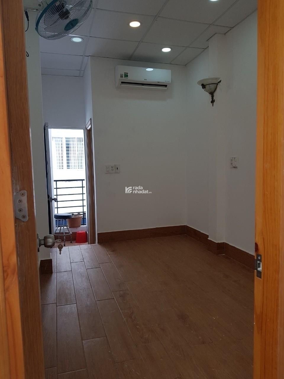 Bán nhà đường Nguyễn Văn Cừ Quận 1