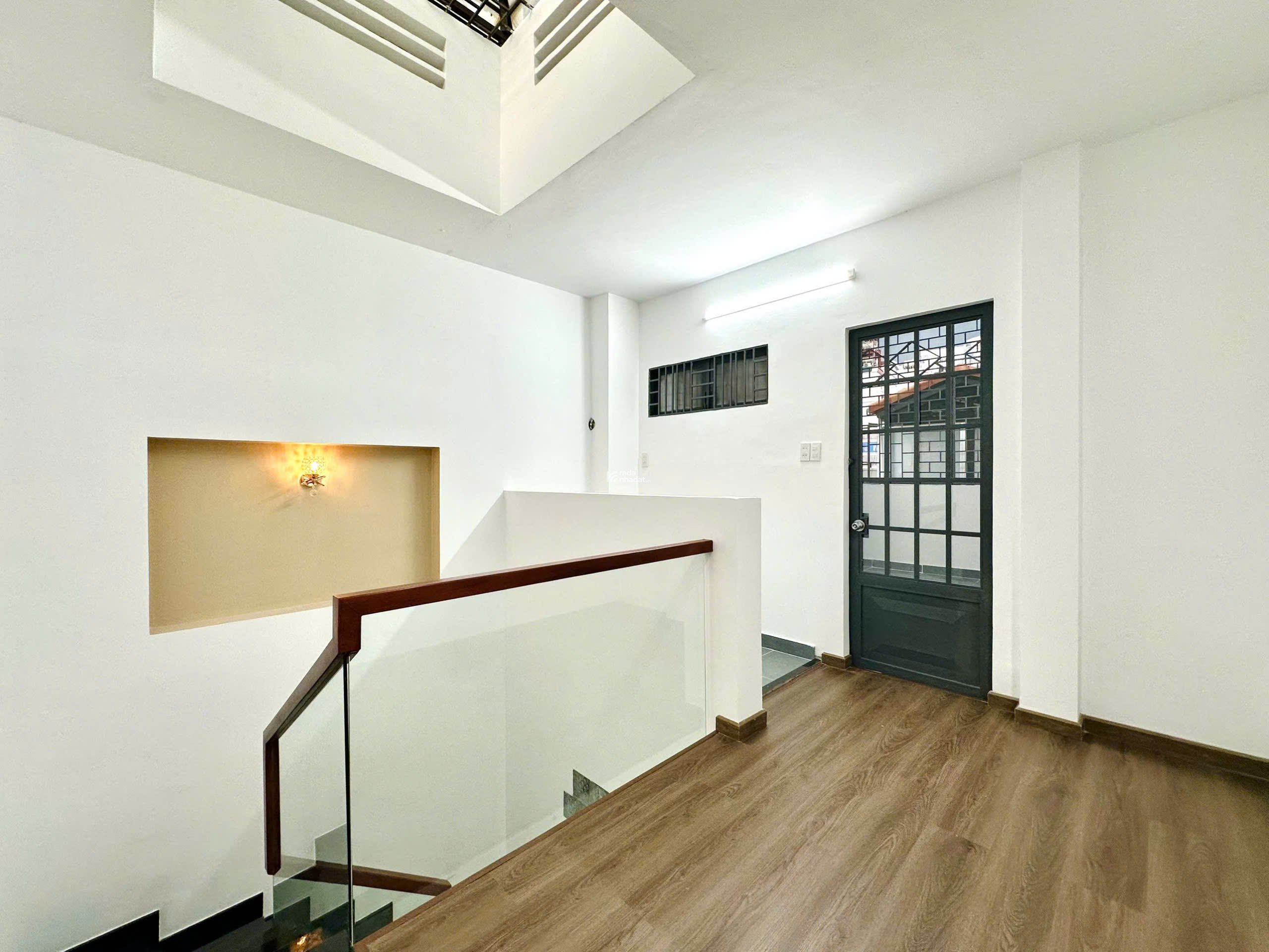 Bán nhà mặt tiền Hoa Hồng, P2, Quận Phú Nhuận, 4.6m x 13m, 3T- Giá: 19.tỷ  