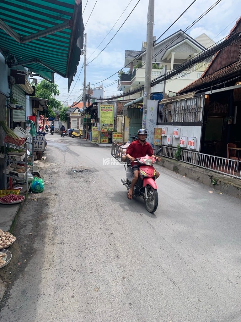 BÁN NHÀ 4 TẦNG. LÔ GÓC 2 MẶT TIỀN. XE HƠI VÀO NHÀ. BÌNH TRƯNG TÂY, QUẬN 2