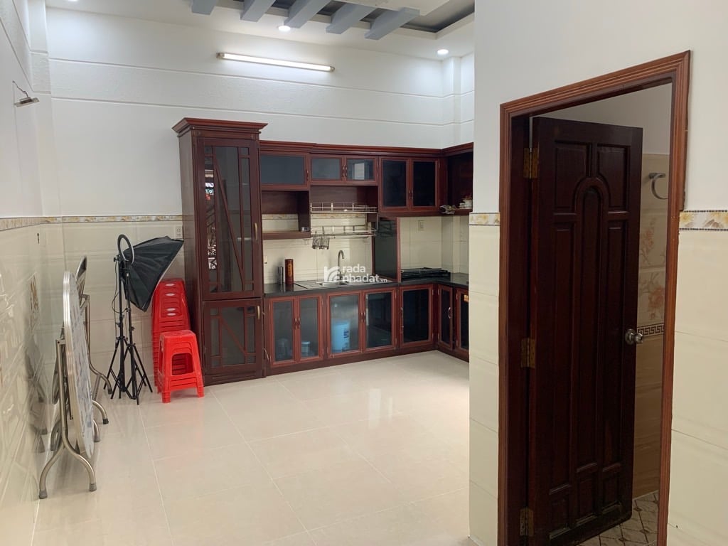 BÁN NHÀ 4 TẦNG. LÔ GÓC 2 MẶT TIỀN. XE HƠI VÀO NHÀ. BÌNH TRƯNG TÂY, QUẬN 2