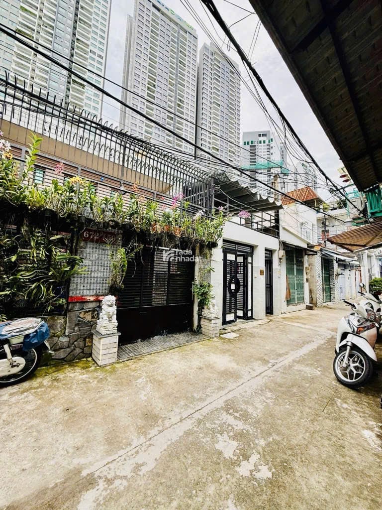 Nhỉnh 6T -76Mv - nhà phố 2 mặt tiền - hẻm 5M  - cạnh Riveria Point - thu  nhập gần  200tr / năm