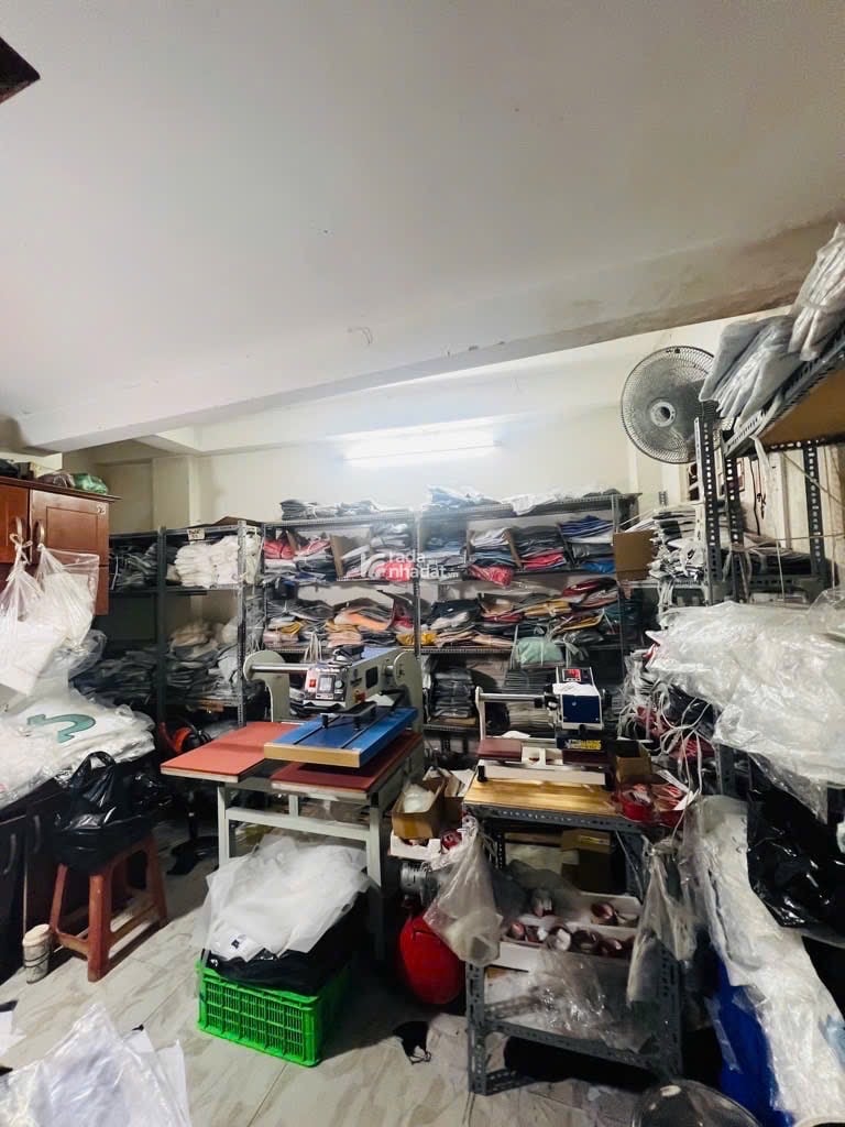 Bán Nhà Hồng Bàng Q6. vài bước là hẻm xe hơi quay đầu.  