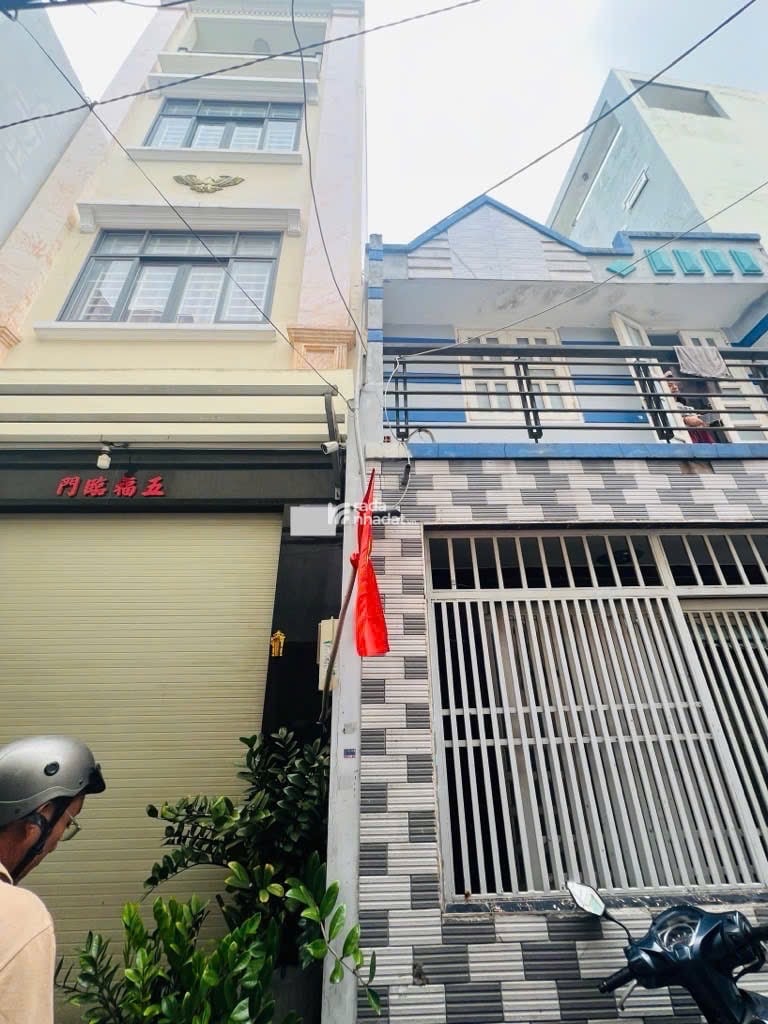 Bán Nhà Hồng Bàng Q6. vài bước là hẻm xe hơi quay đầu.  